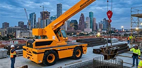 Built for tight spaces and heavy picks, the Broderson IC-200 keeps the job moving.