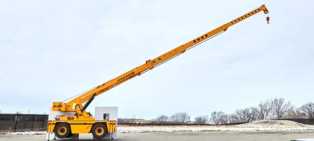 Compact footprint, strong capacity: the Broderson IC-280 is made for tight job site. 