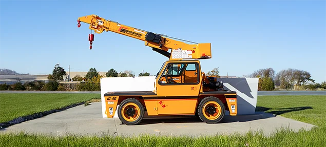 Right side view of the Broderson IC-40 carry deck crane.