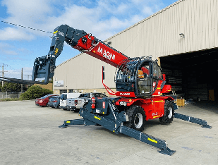 Magni hth 6.25 telehandler  in industrial yard