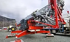 Solid footing starts here with the HUP 30-40 jack planted on a wide support pad.